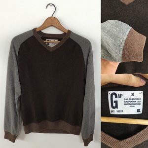 Gap V neck sweater